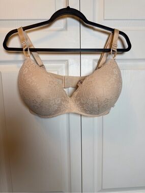 Victoria’s Secret 40DD Nude Lace Wireless T-Shirt Bra Padded NWOT